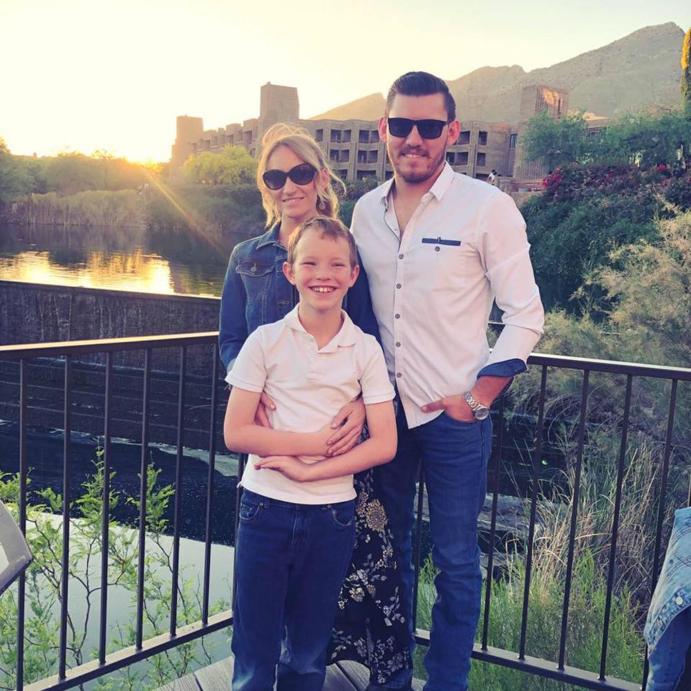 Meet your Posher, Aprii